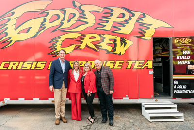 Le gouverneur et la première dame avec Randy et Terri Johnson